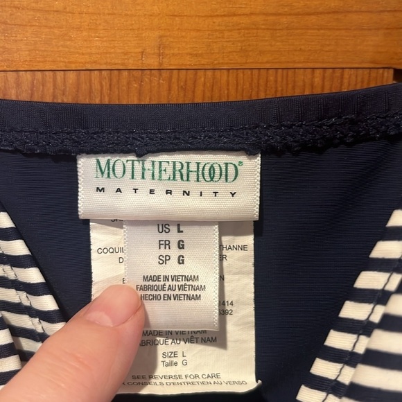 Motherhood maternity blue/white swim taniki top size large . - Picture 2 of 9